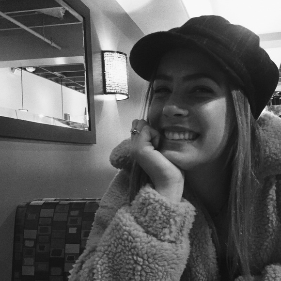 Meet your Posher, Maddie - Picture 1 of 1